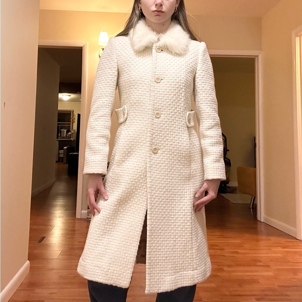 Vintage White wool trench Women's Coat with fur collar